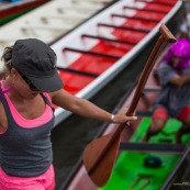 Course de pirogue en Guyane a Montsinery tonnegrande. P12 et P4 (12 places et 4 places). Organise par le club de canoe kayak et pirogue de Cayenne (ASPAG). Deguisements des equipages.