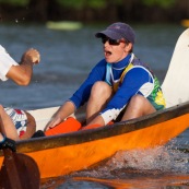 Course de pirogue en Guyane a Montsinery tonnegrande. P12 et P4 (12 places et 4 places). Organise par le club de canoe kayak et pirogue de Cayenne (ASPAG). Deguisements des equipages.