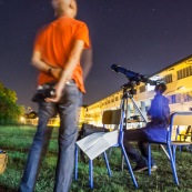 Lycee damas a Remire Montjoly Guyane.  Nuit des etoiles. Telescope astronomie lunette. Observation.