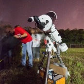 Lycee damas a Remire Montjoly Guyane. Nuit des etoiles. Telescope astronomie lunette. Observation.
