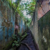 Ile Saint Joseph : bagne - Autoportrait photographe - Iles du Salut