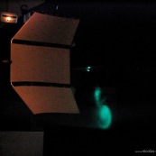 Essai de drone dans une soufflerie à Toulouse (Soufflerie S4). Configuration innovante d'aile. test aérodynamique, mesure des coefficients de mécanique du vol. Visualisation des tournillons marginaux en bout d'aile avec un faisceau laser et de la fumée.