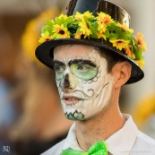 Carnaval de Guyane. Parade de Kourou 2017. Deguisement. Touloulou. Masques. Costumes. Marionnettes. Diables rouges. Noir marron. Neg marron. Balayeuses.