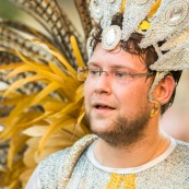 Carnaval de Guyane. Parade de Kourou 2017. Deguisement. Touloulou. Masques. Costumes. Marionnettes. Diables rouges. Noir marron. Neg marron. Balayeuses.