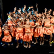 Carnaval de Maripasoula en Guyane. 2017. Costumes. Déguisements. En studio sur la place du bourg.