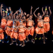 Carnaval de Maripasoula en Guyane. 2017. Costumes. Déguisements. En studio sur la place du bourg.