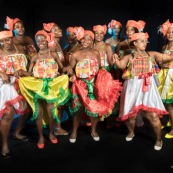 Carnaval de Maripasoula en Guyane. 2017. Costumes. Déguisements. En studio sur la place du bourg.