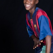 Portraits en studio à Maripsaoula. Enfants et adultes. Portrait.