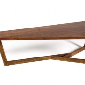 Mobilier design contemporain en bois massif de Guyane. Meuble. Marque DISSI. table basse en Wacapou.