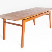 Table design contemporain en bois massif (Wacapou et Manil). Marque DISSI. Guyane.