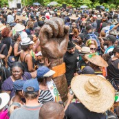 Crise sociale en Guyane. 4 avril 2017. Manifestation à Kourou, aux pieds du CSG (Centre Spatial Guyanais).