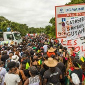 Crise sociale en Guyane. 4 avril 2017. Manifestation à Kourou, aux pieds du CSG (Centre Spatial Guyanais).