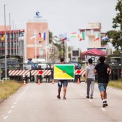 Crise sociale en Guyane. 4 avril 2017. Manifestation à Kourou, aux pieds du CSG (Centre Spatial Guyanais).