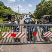 Crise sociale en Guyane. 4 avril 2017. Manifestation à Kourou, aux pieds du CSG (Centre Spatial Guyanais).