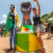 Crise sociale en Guyane. 4 avril 2017. Manifestation à Kourou, aux pieds du CSG (Centre Spatial Guyanais).
