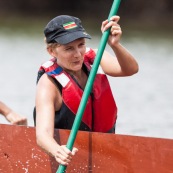 Course de pirogue en Guyane a Montsinery tonnegrande. P12 et P4 (12 places et 4 places). Organise par le club de canoe kayak et pirogue de Cayenne (ASPAG). Deguisements des equipages.