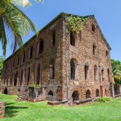 Guyane. Vestiges du bagne. Iles du salut. Ile royale : ruines, phare, hospital.
