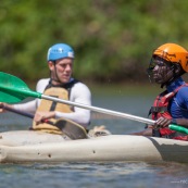 Kayak polo sur le lac saccharin pres du Rorota en Guyane Francaise (Remire Montjoly). Sport d'equipes avec ballon en Kayak. En exterieur. Terrain. Entrainement avec Franck Besson, champion du monde de la discipline.