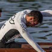 Course de pirogue en Guyane a Montsinery tonnegrande. P12 et P4 (12 places et 4 places). Organise par le club de canoe kayak et pirogue de Cayenne (ASPAG). Deguisements des equipages.