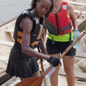 Course de pirogue en Guyane a Montsinery tonnegrande. P12 et P4 (12 places et 4 places). Organise par le club de canoe kayak et pirogue de Cayenne (ASPAG). Deguisements des equipages.