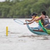 Course de pirogue en Guyane a Montsinery tonnegrande. P12 et P4 (12 places et 4 places). Organise par le club de canoe kayak et pirogue de Cayenne (ASPAG). Deguisements des equipages.