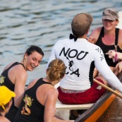 Course de pirogue en Guyane a Montsinery tonnegrande. P12 et P4 (12 places et 4 places). Organise par le club de canoe kayak et pirogue de Cayenne (ASPAG). Deguisements des equipages.