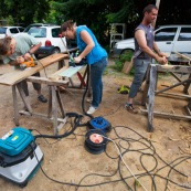 Atelier fabrication de pagaies. En bois de Guyane.