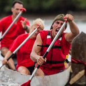 Course de pirogue en Guyane a Montsinery tonnegrande. P12 et P4 (12 places et 4 places). Organise par le club de canoe kayak et pirogue de Cayenne (ASPAG). Deguisements des equipages.