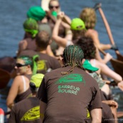 Competition de pirogue a Kourou (Guyane francaise) : les maitres de la pagaie. Sur le lac bois chaudat. Pirogue : P12 (12 places).