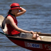 Competition de pirogue a Kourou (Guyane francaise) : les maitres de la pagaie. Sur le lac bois chaudat. Pirogue : P12 (12 places).