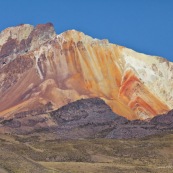 Bolivie Montagne altiplano ocre belles couelurs.
