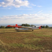 Aeroclub de la montagne noire.  Vol a voile.  Aeroclub. Aerodrome. Planeur Breguet 902 au decollage. Biplace.