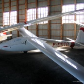 Aeroclub de la montagne noire. Hangar de rangement des planeurs. Vol a voile.  Aeroclub. Aerodrome.