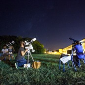 Lycee damas a Remire Montjoly Guyane.  Nuit des etoiles. Telescope astronomie lunette. Observation.